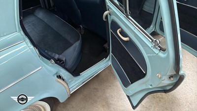 Lot 680 - 1963 RENAULT