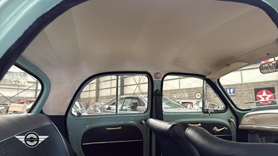 Lot 680 - 1963 RENAULT