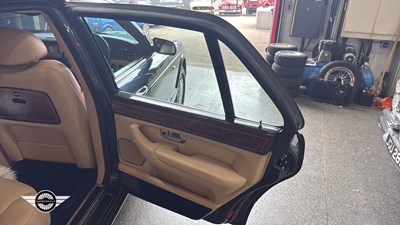Lot 724 - 2001 ROLLS ROYCE SILVER SERAPH AUTO