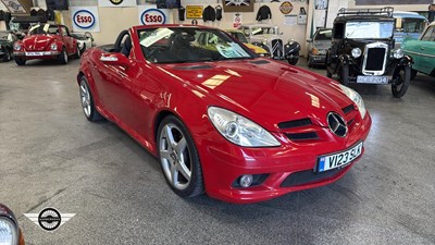Lot 864 - 2005 MERCEDES SLK 350 AUTO