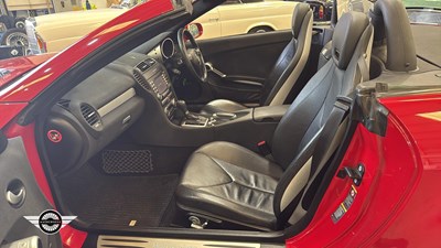 Lot 864 - 2005 MERCEDES SLK 350 AUTO
