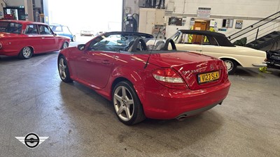 Lot 864 - 2005 MERCEDES SLK 350 AUTO