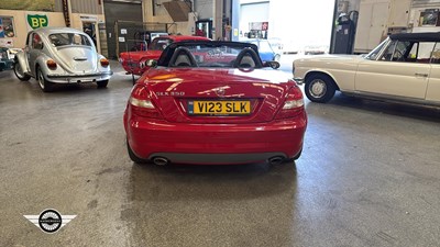 Lot 864 - 2005 MERCEDES SLK 350 AUTO