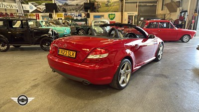 Lot 864 - 2005 MERCEDES SLK 350 AUTO