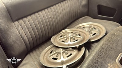 Lot 4 - 1974 TRIUMPH STAG