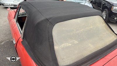 Lot 4 - 1974 TRIUMPH STAG