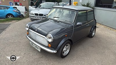 Lot 77 - 1982 AUSTIN MORRIS MINI HL