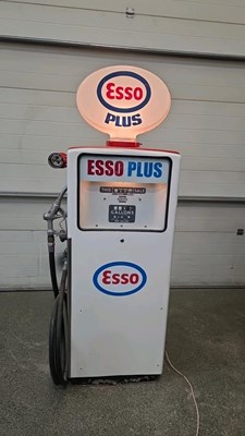 Lot 313 - WAYNE ESSO PETROL PUMP WITH PLASTIC GLOBE