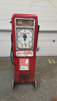 Lot 525 - AVERY HARDOLL 2 STROKE PUMP