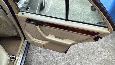 Lot 642 - 1991 MERCEDES 300E-24 AUTO