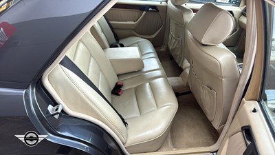 Lot 642 - 1991 MERCEDES 300E-24 AUTO