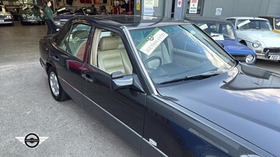 Lot 642 - 1991 MERCEDES 300E-24 AUTO