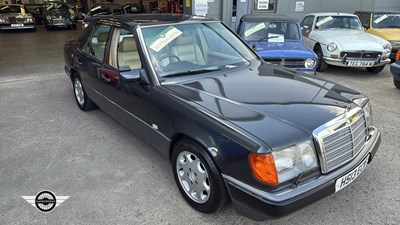 Lot 642 - 1991 MERCEDES 300E-24 AUTO