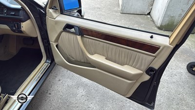 Lot 642 - 1991 MERCEDES 300E-24 AUTO