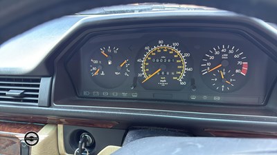 Lot 642 - 1991 MERCEDES 300E-24 AUTO