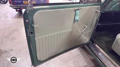 Lot 656 - 1966 MORRIS MINOR TRAVELLER