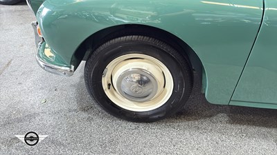 Lot 656 - 1966 MORRIS MINOR TRAVELLER