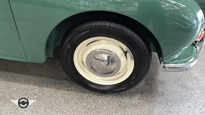 Lot 656 - 1966 MORRIS MINOR TRAVELLER