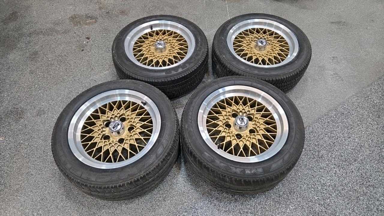 Lot 491 - MSW ALLOY WHEELS WITH CENTRE BOSSES ,GOLD CENTRES WITH MACHINED OUTERS