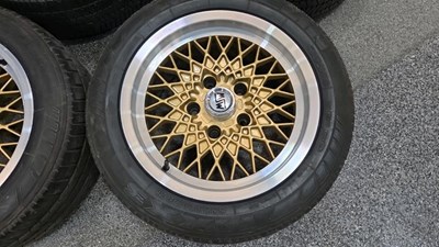Lot 491 - MSW ALLOY WHEELS WITH CENTRE BOSSES ,GOLD CENTRES WITH MACHINED OUTERS