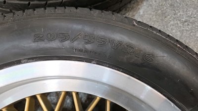 Lot 491 - MSW ALLOY WHEELS WITH CENTRE BOSSES ,GOLD CENTRES WITH MACHINED OUTERS