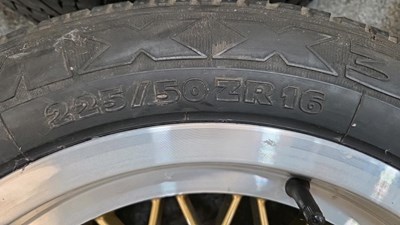 Lot 491 - MSW ALLOY WHEELS WITH CENTRE BOSSES ,GOLD CENTRES WITH MACHINED OUTERS