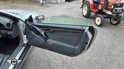 Lot 654 - 2006 MERCEDES SL500 AUTO