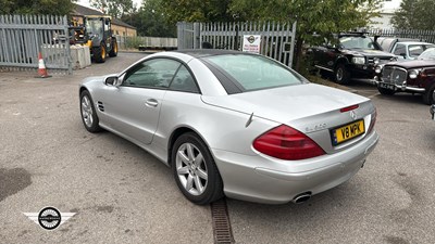 Lot 654 - 2006 MERCEDES SL500 AUTO