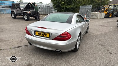Lot 654 - 2006 MERCEDES SL500 AUTO