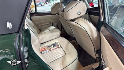 Lot 730 - 1971 ROVER 3500