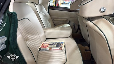 Lot 730 - 1971 ROVER 3500