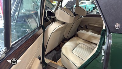 Lot 730 - 1971 ROVER 3500