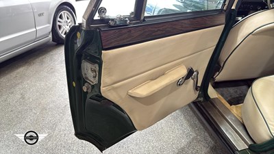 Lot 730 - 1971 ROVER 3500