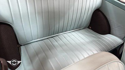 Lot 732 - 1961 AUSTIN A40