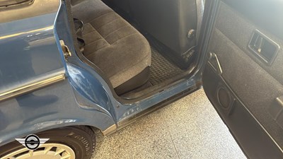 Lot 742 - 1990 VOLVO 240 GL