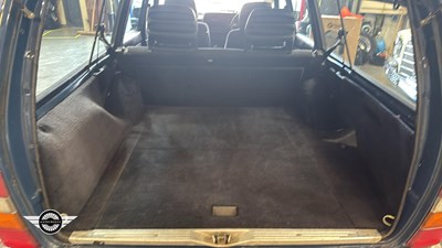 Lot 742 - 1990 VOLVO 240 GL