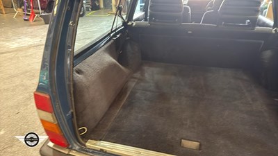 Lot 742 - 1990 VOLVO 240 GL