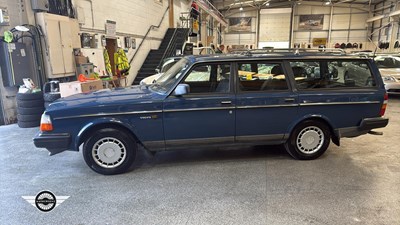 Lot 742 - 1990 VOLVO 240 GL
