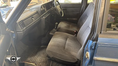 Lot 742 - 1990 VOLVO 240 GL