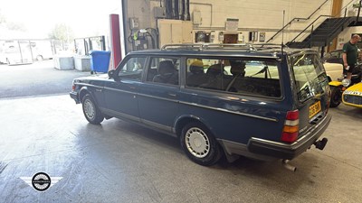 Lot 742 - 1990 VOLVO 240 GL