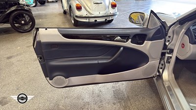 Lot 810 - 2002 MERCEDES CLK320 AVANTGARDE AUTO