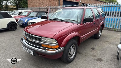 Lot 758 - 2001 CHEVROLET GMC BLAZER V6 AUTO