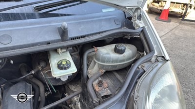 Lot 394 - 2004 VAUXHALL VIVARO 2700 SWB