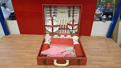 Lot 900 - SIRRAM VINTAGE PICNIC CASE