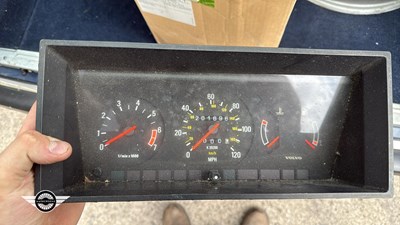 Lot 368 - 1993 VOLVO 240 SE AUTO