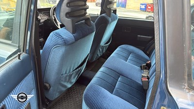 Lot 368 - 1993 VOLVO 240 SE AUTO