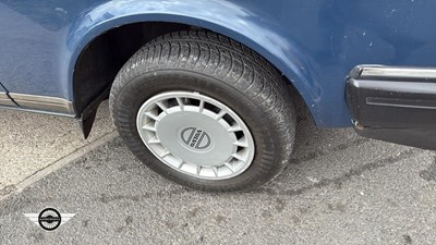 Lot 368 - 1993 VOLVO 240 SE AUTO