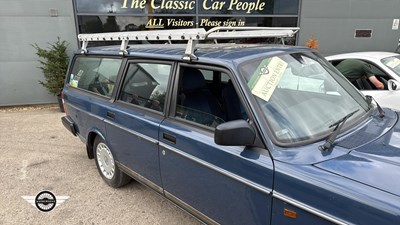 Lot 368 - 1993 VOLVO 240 SE AUTO