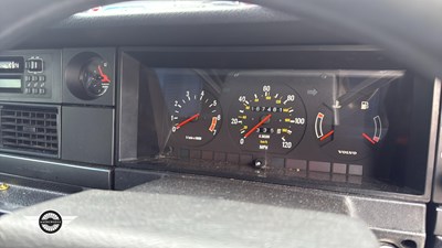 Lot 368 - 1993 VOLVO 240 SE AUTO