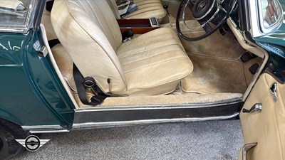 Lot 57 - 1967 MERCEDES 230